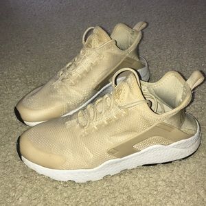 Nike air huarache shoes